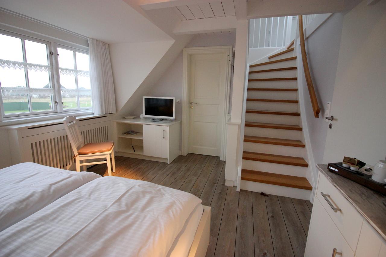 Ual Oeoemrang Wiartshues Hotel Norddorf Exterior photo